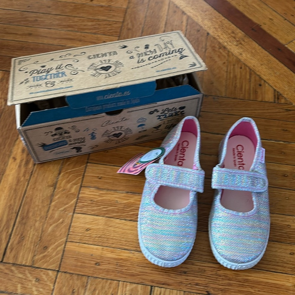 NWT Girls Cienta Mary Jane Sneakers (size 11.5)
